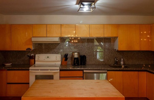 Prince Edward House | Family Friendly in Picton, PEC!