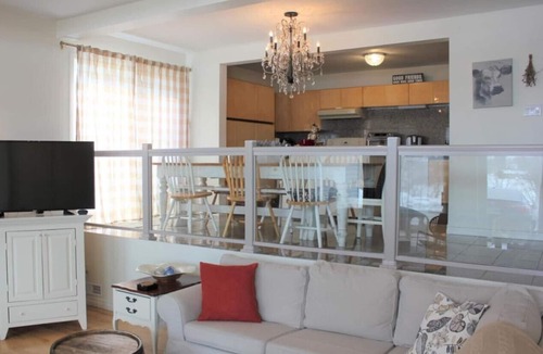 Prince Edward House | Family Friendly in Picton, PEC!