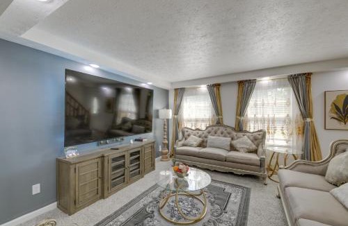 Wayne House | Family-Friendly Indianapolis Home w/Fenced Yard