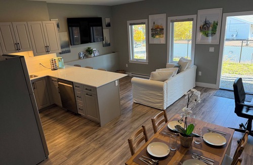 Halifax House | Family friendly king size bed+ sofa bed and rolling twin bed 15 min to downtown