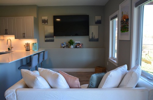 Halifax House | Family friendly king size bed+ sofa bed and rolling twin bed 15 min to downtown