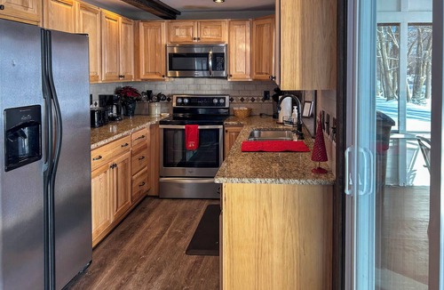 Tully House | Family Friendly! Lakefront Tully Getaway w/Porch
