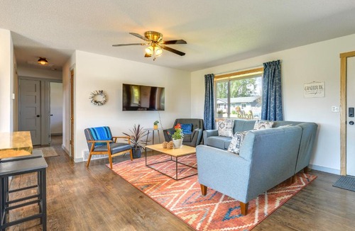 Lander House | Family-Friendly Lander Home Rental: Yard, Patio!