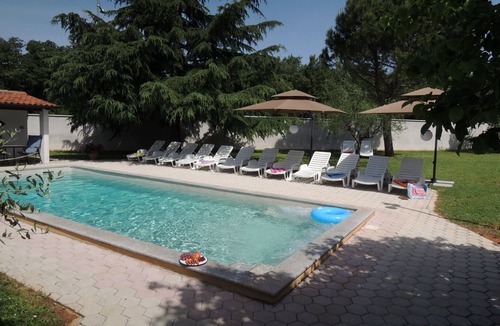 Vrvari Apartment | Family-friendly large apartment with 2 bathrooms for 6 - 8 pers