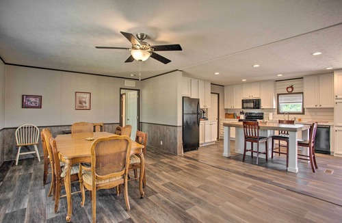 Madill House | Family-Friendly Madill Home: Peaceful Setting