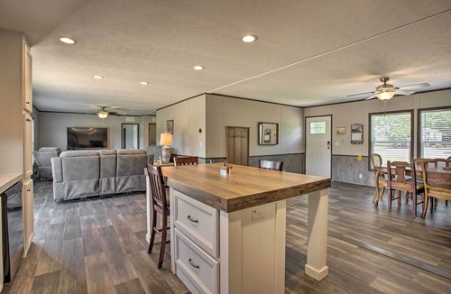 Madill House | Family-Friendly Madill Home: Peaceful Setting