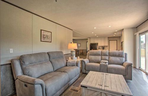 Madill House | Family-Friendly Madill Home: Peaceful Setting