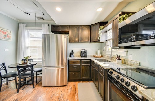 Zanoni Apartment | Family-Friendly Main St Gloucester Apt w/Balcony!
