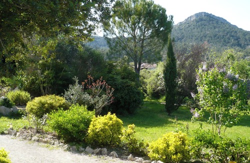 Lauret House | Family-friendly Mediterranean-style vacation home with charm and pool