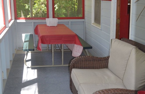 Lochmere Cottage | Family Friendly New Hamsphire Cottage Located On Lake Winnisquam