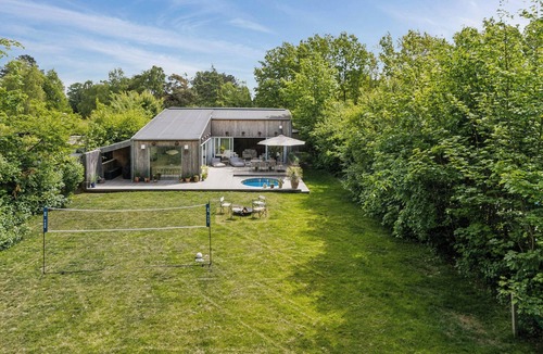 Vejby House | Family-friendly oasis with pool and cinema