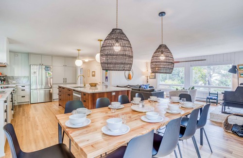 Neahkahnie Beach House | Family Friendly Ocean View Beach House with Large Deck
