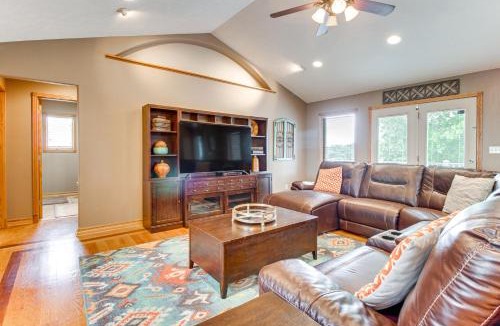 Omaha House | Family-Friendly Ozarks Getaway < 21 Mi to Branson!