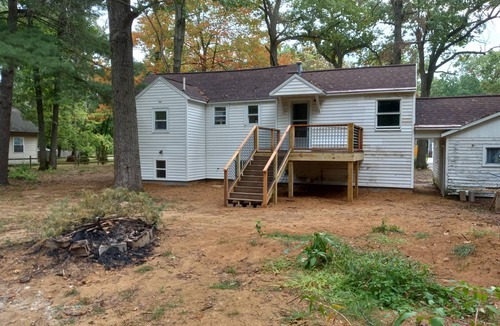 Muskegon House | Family Friendly & Pet Friendly Retro-Meets-Modern