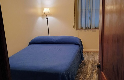 Muskegon House | Family Friendly & Pet Friendly Retro-Meets-Modern