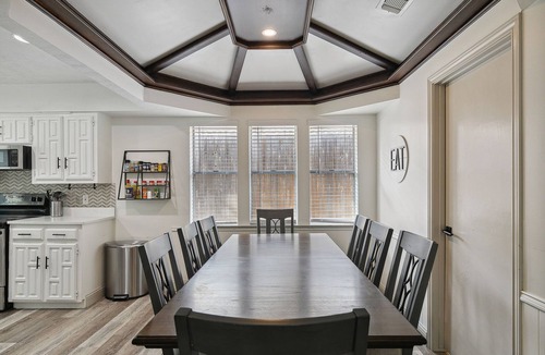 Plano House | Family friendly/POOL/Sleeps 16/Luxury