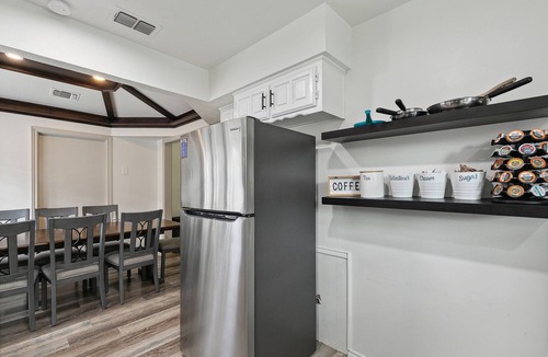 Plano House | Family friendly/POOL/Sleeps 16/Luxury