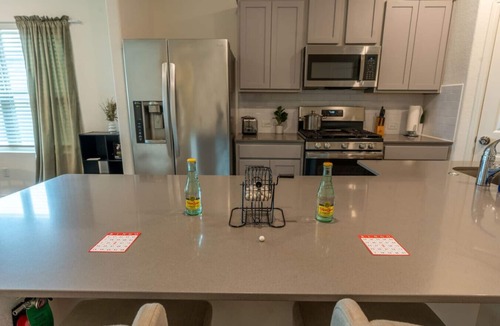 Hutto House | Family Friendly | Private | Spacious | Modern