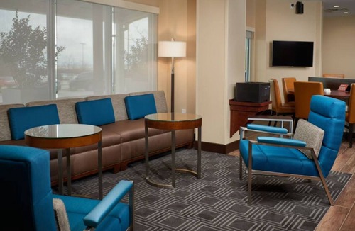 Lake Worth Hotel | Family-Friendly Queen Studio Near Six Flags Over Texas, Local Hotspots