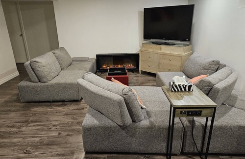 Burlington Apartment | Family-Friendly, quiet, cozy 2-Bedroom Apartment with Continental Breakfast
