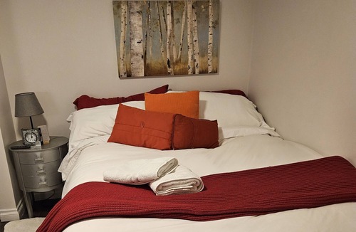 Burlington Apartment | Family-Friendly, quiet, cozy 2-Bedroom Apartment with Continental Breakfast
