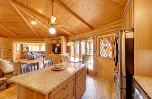 Wilburn Cabin | Family-Friendly Riverfront Manor on the Little Red