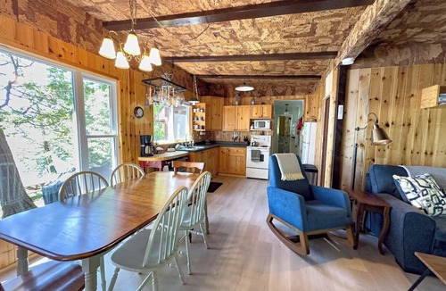 Irondale Cottage | Family friendly retro cottage with huge waterfront