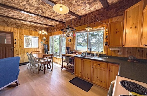 Irondale Cottage | Family friendly retro cottage with huge waterfront
