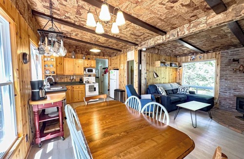 Irondale Cottage | Family friendly retro cottage with huge waterfront