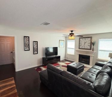 Hutto House | Family Friendly, Relaxing home in Great Location