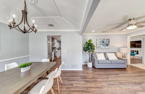 Northeast Carrollton House | Family-friendly, Remote work, Near Highways, King bed, Grill, Games, Foosball
