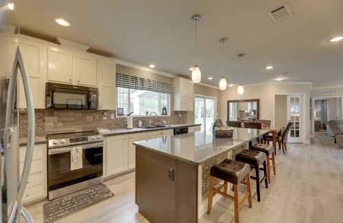 Sublime House | Family-Friendly Rock Island Home 5 Mi to Splashway