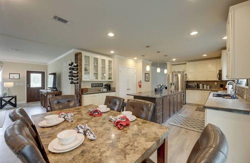 Sublime House | Family-Friendly Rock Island Home 5 Mi to Splashway