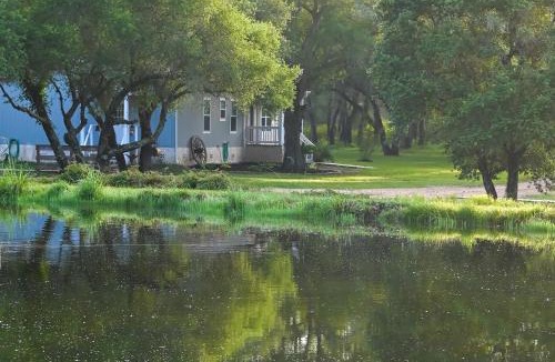 Sublime House | Family-Friendly Rock Island Home 5 Mi to Splashway
