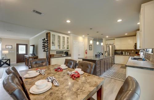Sublime House | Family-Friendly Rock Island Home 5 Mi to Splashway