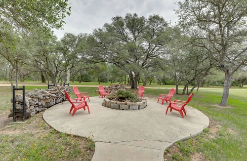 Sublime Cottage | Family-friendly Rock Island Home 5 Mi to Splashway