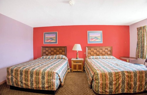 El Paso Hotel | Family-Friendly Room Close to El Paso International Airport for Relaxed Stays