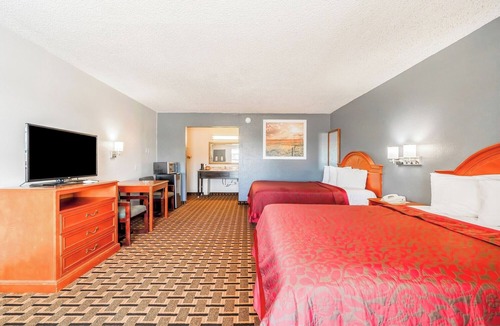 Vernon Hotel | Family-Friendly Room Near Vernon College with Spacious Layout & Comfort