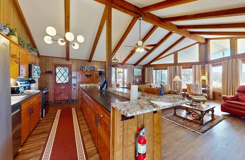 Ruidoso Cabin | Family Friendly Ruidoso Cabin 5 Bdrm Fireplace VIEWS, PRIVACY EV Charger
