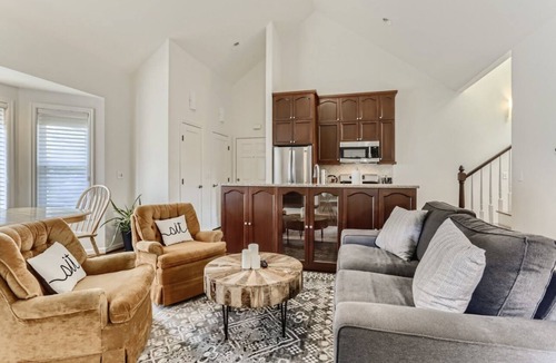 Woodstock Apartment | Family Friendly SE Getaway