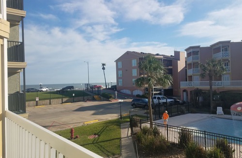 Galveston Condo | Family-Friendly Seawall Condo (sleeps 5)