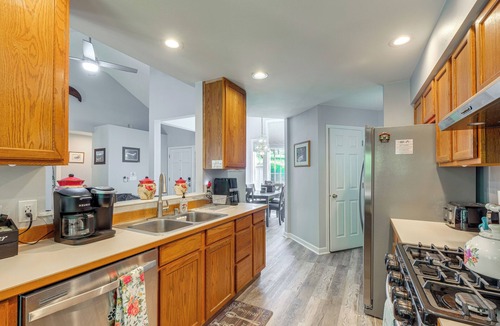 Silverdale House | Family-Friendly Silverdale Home w/Private Deck!