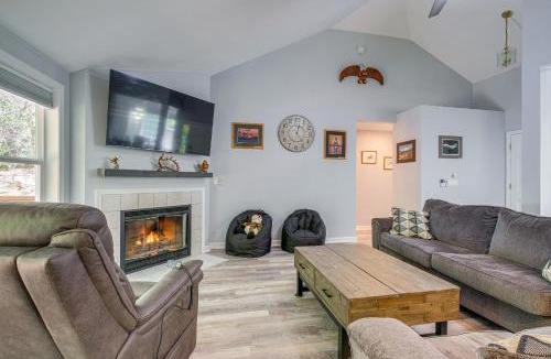 Silverdale House | Family-Friendly Silverdale Home w/Private Deck!