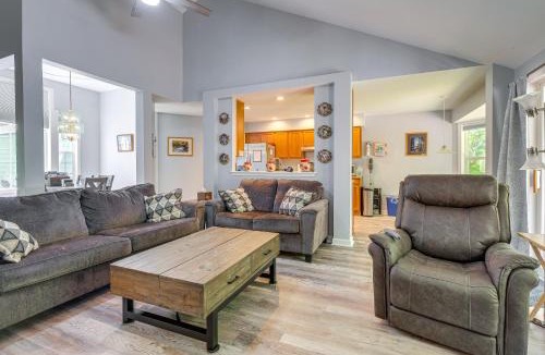 Silverdale House | Family-Friendly Silverdale Home w/Private Deck!