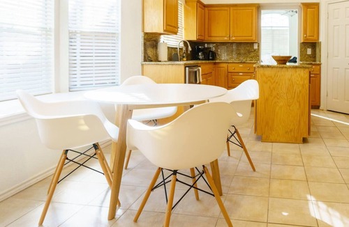 Frisco House | Family Friendly Single Story w/Garage & 2King Beds