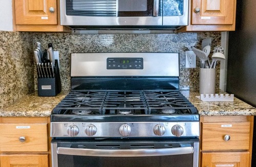 Frisco House | Family Friendly Single Story w/Garage & 2King Beds