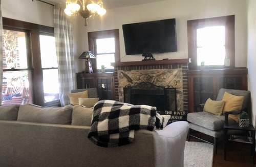 Glen Rose House | Family Friendly Spacious home on the Paluxy River