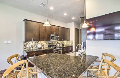 Spring House | Family-Friendly Spring Townhouse w/Backyard!