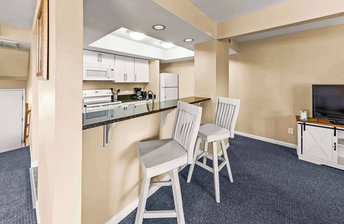 Fairfield Harbour Condo | Family-Friendly Townhome at Sand Castle Village- Pool, Lake & Fun!