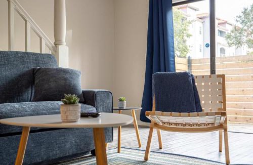 University House | Family Friendly Townhome near USF